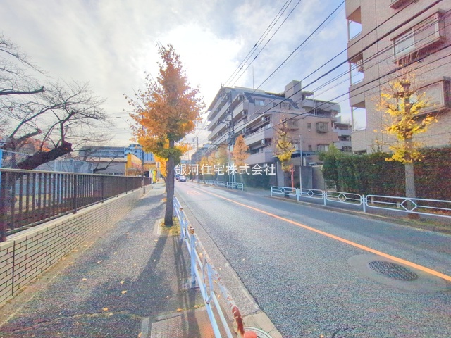 G00387165 東京都三鷹市下連雀９丁目 中古マンション 6499万円 専有面積64.17m² (約19.41坪) 間取り２ＳＬＤＫ 所在階3階 築年月2004年07月(築21年)【外観10】