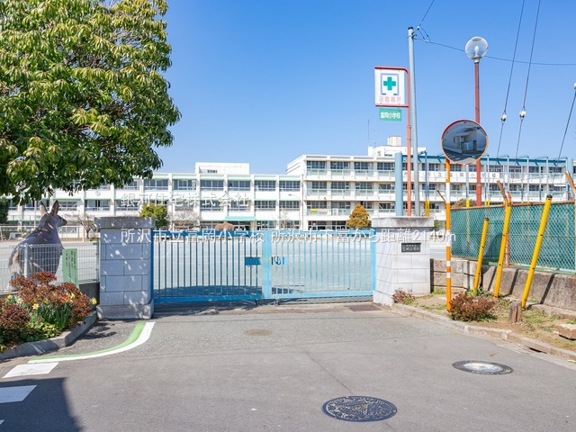 G00387371 埼玉県所沢市大字下富 新築一戸建て 4298万円 土地面積188.45m² (約57.00坪) 建物面積103.86m² (約31.41坪) 間取り４ＬＤＫ 築年月2026年01月(築１年以内)【周辺環境】所沢市立富岡小学校