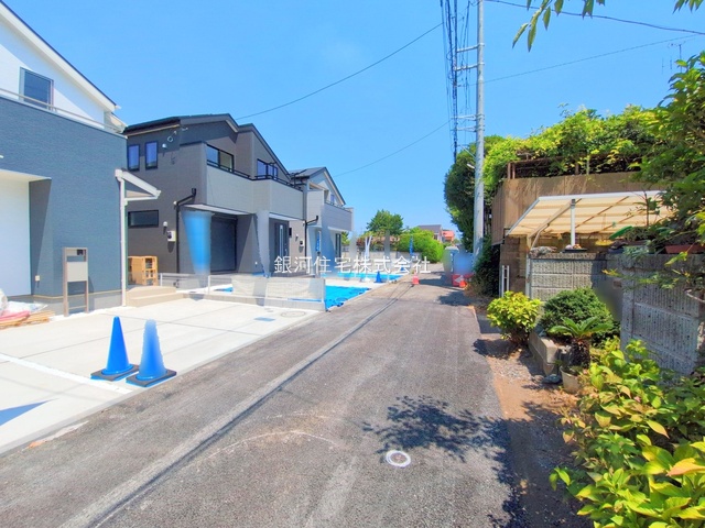 G00387390 東京都立川市幸町５丁目 新築一戸建て 4790万円 土地面積104.20m² (約31.52坪) 建物面積82.62m² (約24.99坪) 間取り３ＬＤＫ 築年月2025年07月(築１年以内)【外観3】