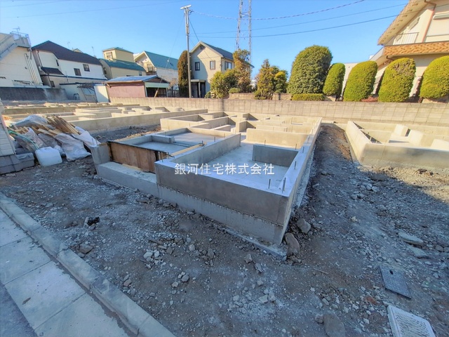 G00387396 東京都葛飾区水元３丁目 新築一戸建て 4890万円 土地面積80.01m² (約24.20坪) 建物面積89.63m² (約27.11坪) 間取り３ＳＬＤＫ 築年月2026年04月【外観2】