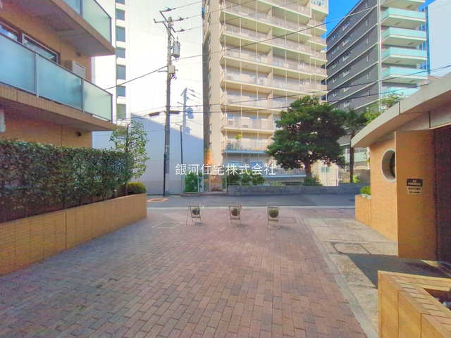 G00387432 東京都目黒区中目黒１丁目 中古マンション 6990万円 専有面積28.79m² (約8.70坪) 間取り１ＤＫ 所在階4階 築年月2011年01月(築15年)【外観11】