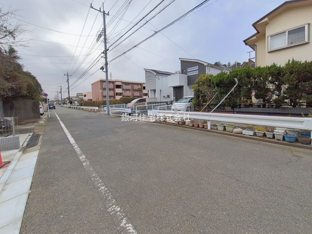 G00388826 東京都町田市成瀬台１丁目 新築一戸建て 5799万円 土地面積168.90m² (約51.09坪) 建物面積105.04m² (約31.77坪) 間取り４ＬＤＫ 築年月2025年10月(築１年以内)【外観8】