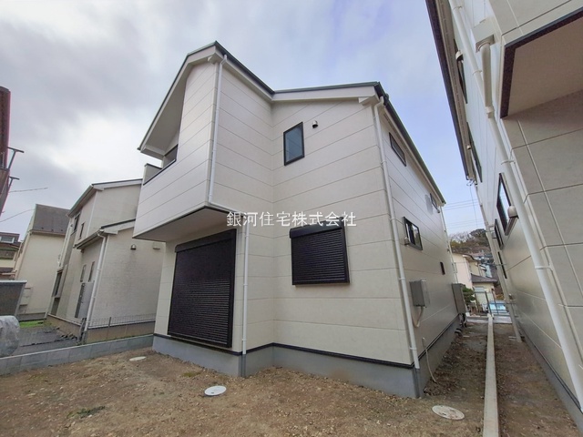 G00388826 東京都町田市成瀬台１丁目 新築一戸建て 5799万円 土地面積168.90m² (約51.09坪) 建物面積105.04m² (約31.77坪) 間取り４ＬＤＫ 築年月2025年10月(築１年以内)【外観15】