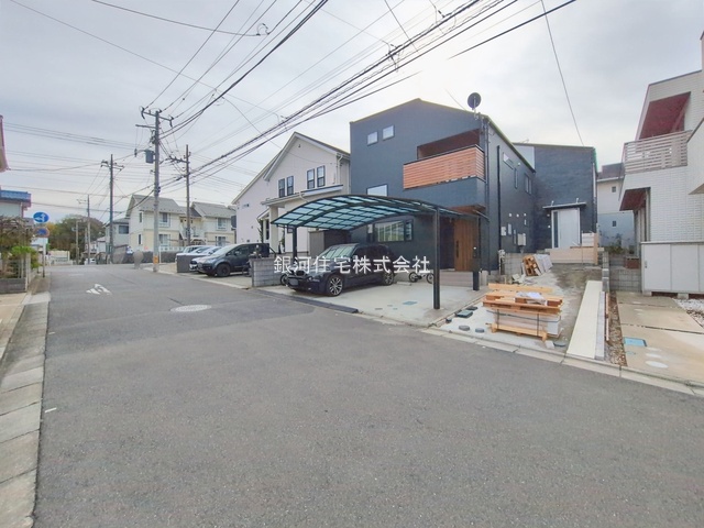 G00389105 埼玉県川口市柳崎４丁目 新築一戸建て 9990万円 土地面積131.12m² (約39.66坪) 建物面積105.99m² (約32.06坪) 間取り２ＳＬＤＫ 築年月2025年10月(築１年以内)【外観6】