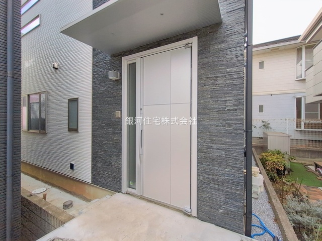 G00389105 埼玉県川口市柳崎４丁目 新築一戸建て 9990万円 土地面積131.12m² (約39.66坪) 建物面積105.99m² (約32.06坪) 間取り２ＳＬＤＫ 築年月2025年10月(築１年以内)【外観13】