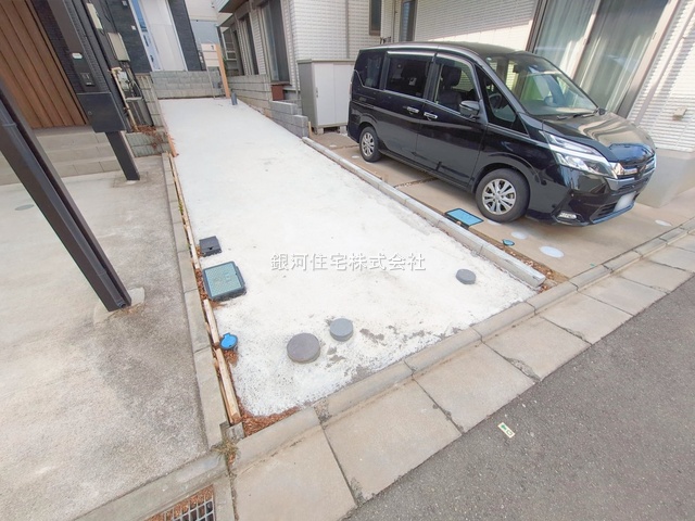 G00389105 埼玉県川口市柳崎４丁目 新築一戸建て 9990万円 土地面積131.12m² (約39.66坪) 建物面積105.99m² (約32.06坪) 間取り２ＳＬＤＫ 築年月2025年10月(築１年以内)【外観17】