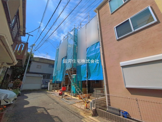 G00389431 神奈川県横浜市鶴見区北寺尾７丁目 新築一戸建て 4680万円 土地面積67.44m² (約20.40坪) 建物面積113.74m² (約34.40坪) 間取り３ＳＬＤＫ 築年月2026年08月【外観3】