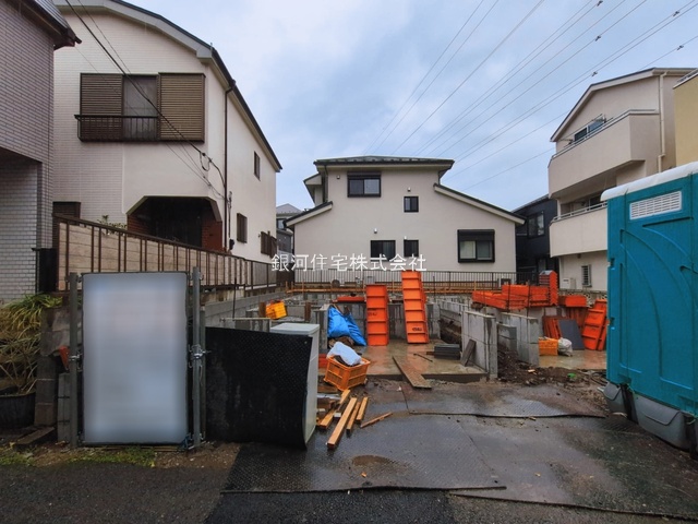 G00389431 神奈川県横浜市鶴見区北寺尾７丁目 新築一戸建て 4680万円 土地面積67.44m² (約20.40坪) 建物面積113.74m² (約34.40坪) 間取り３ＳＬＤＫ 築年月2026年08月【外観8】