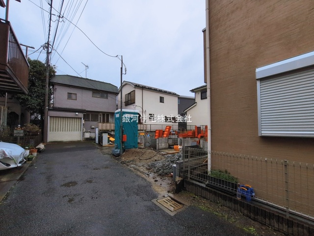 G00389431 神奈川県横浜市鶴見区北寺尾７丁目 新築一戸建て 4680万円 土地面積67.44m² (約20.40坪) 建物面積113.74m² (約34.40坪) 間取り３ＳＬＤＫ 築年月2026年08月【外観9】