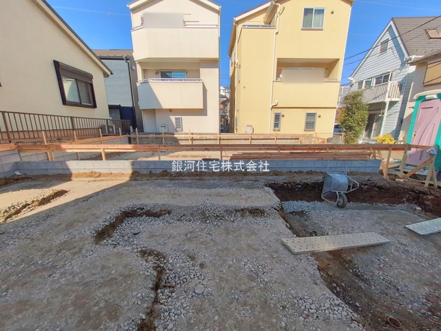 G00389431 神奈川県横浜市鶴見区北寺尾７丁目 新築一戸建て 4680万円 土地面積67.44m² (約20.40坪) 建物面積113.74m² (約34.40坪) 間取り３ＳＬＤＫ 築年月2026年08月【外観13】