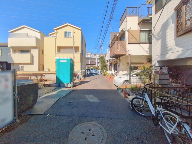 G00389431 神奈川県横浜市鶴見区北寺尾７丁目 新築一戸建て 4680万円 土地面積67.44m² (約20.40坪) 建物面積113.74m² (約34.40坪) 間取り３ＳＬＤＫ 築年月2026年08月【外観15】