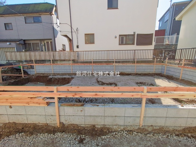 G00389431 神奈川県横浜市鶴見区北寺尾７丁目 新築一戸建て 4680万円 土地面積67.44m² (約20.40坪) 建物面積113.74m² (約34.40坪) 間取り３ＳＬＤＫ 築年月2026年08月【外観17】