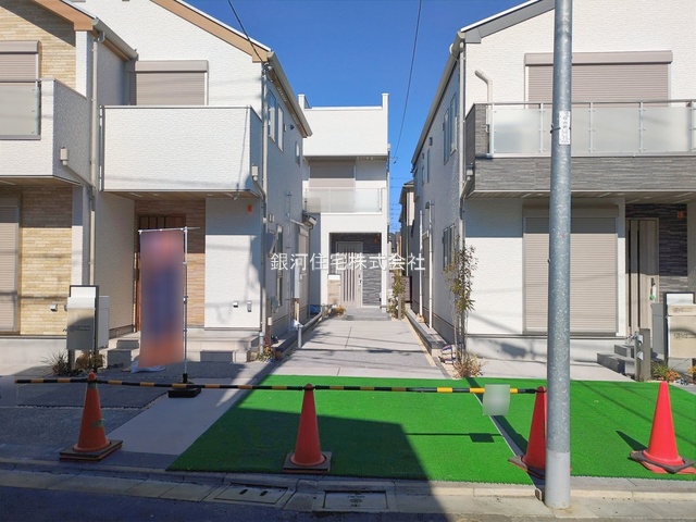 G00389450 東京都練馬区桜台４丁目 新築一戸建て 9980万円 土地面積113.19m² (約34.23坪) 建物面積107.72m² (約32.58坪) 間取り３ＳＬＤＫ 築年月2026年01月(築１年以内)【外観2】