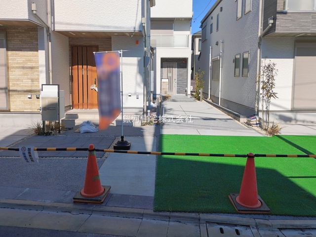 G00389450 東京都練馬区桜台４丁目 新築一戸建て 9980万円 土地面積113.19m² (約34.23坪) 建物面積107.72m² (約32.58坪) 間取り３ＳＬＤＫ 築年月2026年01月(築１年以内)【外観9】