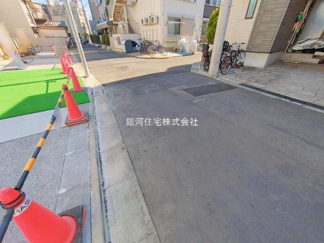 G00389450 東京都練馬区桜台４丁目 新築一戸建て 9980万円 土地面積113.19m² (約34.23坪) 建物面積107.72m² (約32.58坪) 間取り３ＳＬＤＫ 築年月2026年01月(築１年以内)【外観10】