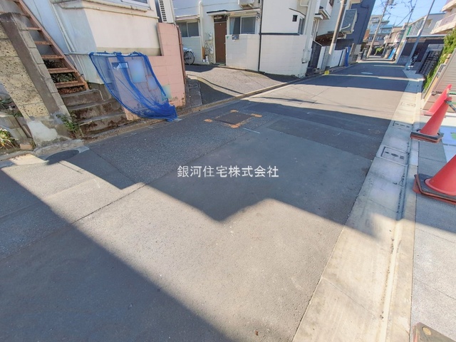 G00389450 東京都練馬区桜台４丁目 新築一戸建て 9980万円 土地面積113.19m² (約34.23坪) 建物面積107.72m² (約32.58坪) 間取り３ＳＬＤＫ 築年月2026年01月(築１年以内)【外観12】