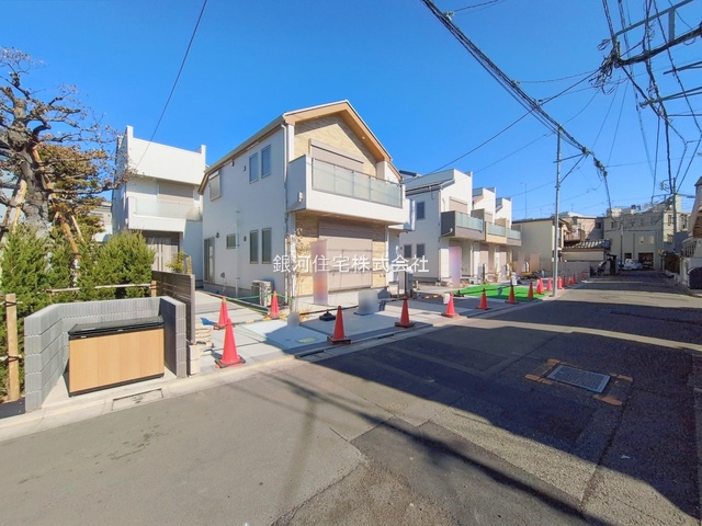 G00389450 東京都練馬区桜台４丁目 新築一戸建て 9980万円 土地面積113.19m² (約34.23坪) 建物面積107.72m² (約32.58坪) 間取り３ＳＬＤＫ 築年月2026年01月(築１年以内)【外観13】