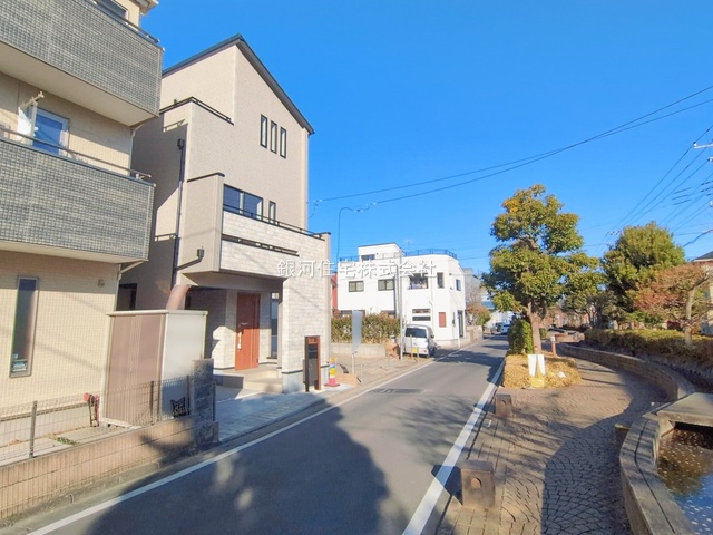 G00389461 埼玉県志木市中宗岡１丁目 新築一戸建て 3399万円 土地面積71.56m² (約21.64坪) 建物面積115.22m² (約34.85坪) 間取り３ＳＬＤＫ 築年月2026年02月(築１年以内)【外観3】