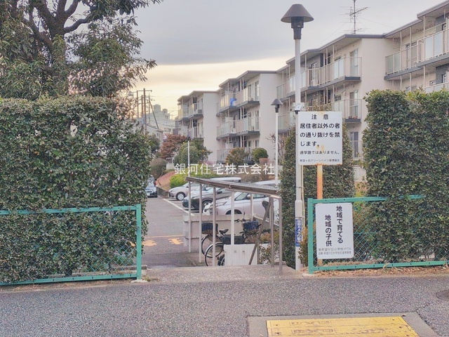 G00389726 神奈川県横浜市旭区東希望が丘 中古マンション 2190万円 専有面積68.99m² (約20.86坪) 間取り３ＬＤＫ 所在階3階 築年月1981年11月(築44年)【外観7】