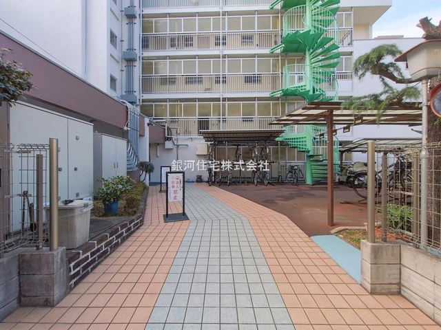 G00389727 神奈川県横浜市港北区日吉本町３丁目 中古マンション 2299万円 専有面積49.00m² (約14.82坪) 間取り２ＬＤＫ 所在階2階 築年月1970年04月(築55年)【外観7】