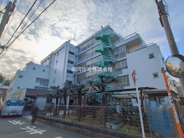 G00389727 神奈川県横浜市港北区日吉本町３丁目 中古マンション 2299万円 専有面積49.00m² (約14.82坪) 間取り２ＬＤＫ 所在階2階 築年月1970年04月(築55年)【外観8】