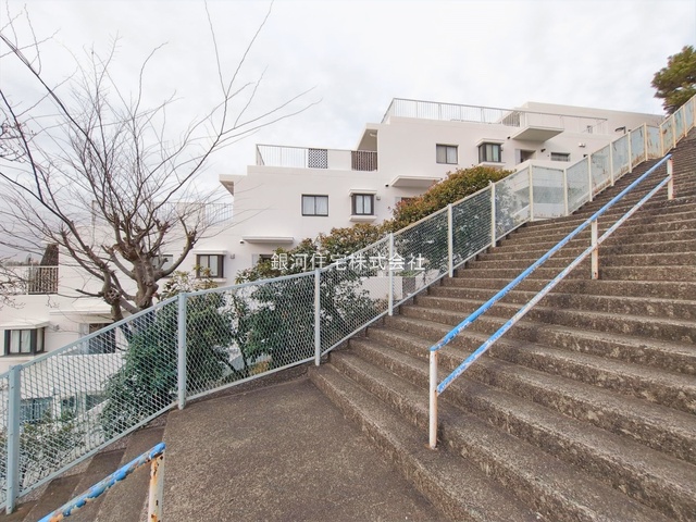 G00389773 神奈川県横浜市港南区日野中央３丁目 中古マンション 3080万円 専有面積87.25m² (約26.39坪) 間取り３ＬＤＫ 所在階4階 築年月1986年04月(築39年)【外観12】