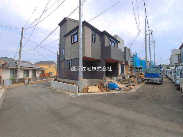 G00389936 神奈川県綾瀬市寺尾釜田１丁目 新築一戸建て 4380万円 土地面積100.24m² (約30.32坪) 建物面積119.23m² (約36.06坪) 間取り３ＬＤＫ 築年月2026年03月(築１年以内)【外観3】