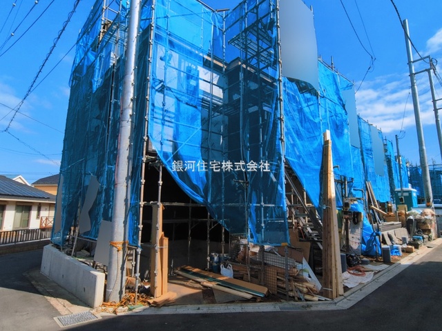 G00389936 神奈川県綾瀬市寺尾釜田１丁目 新築一戸建て 4380万円 土地面積100.24m² (約30.32坪) 建物面積119.23m² (約36.06坪) 間取り３ＬＤＫ 築年月2026年03月(築１年以内)【外観4】