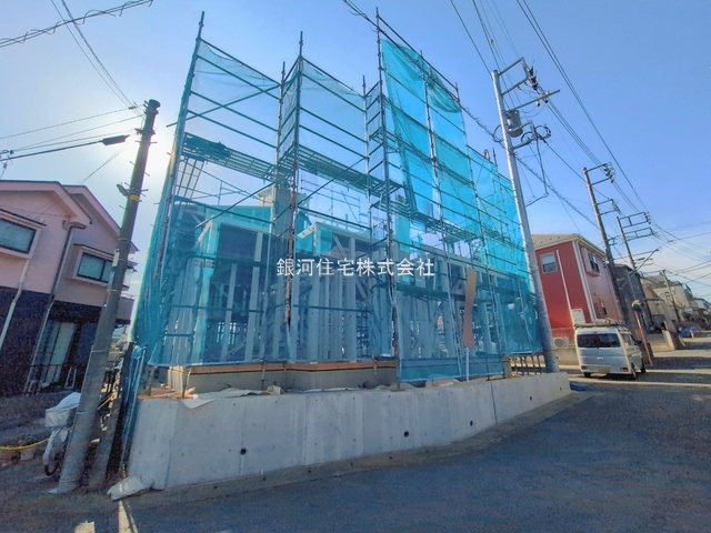 G00389936 神奈川県綾瀬市寺尾釜田１丁目 新築一戸建て 4380万円 土地面積100.24m² (約30.32坪) 建物面積119.23m² (約36.06坪) 間取り３ＬＤＫ 築年月2026年03月(築１年以内)【外観11】