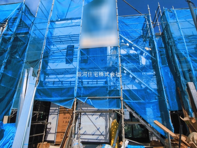 G00389937 神奈川県綾瀬市寺尾釜田１丁目 新築一戸建て 4280万円 土地面積100.23m² (約30.31坪) 建物面積98.94m² (約29.92坪) 間取り４ＬＤＫ 築年月2026年03月(築１年以内)【外観5】