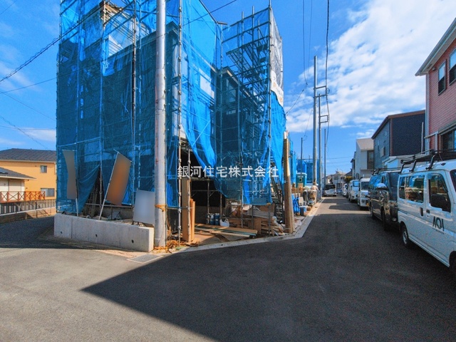 G00389937 神奈川県綾瀬市寺尾釜田１丁目 新築一戸建て 4280万円 土地面積100.23m² (約30.31坪) 建物面積98.94m² (約29.92坪) 間取り４ＬＤＫ 築年月2026年03月(築１年以内)【外観6】