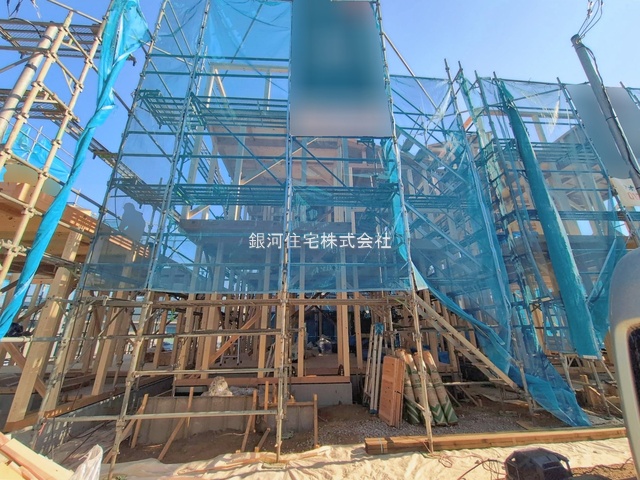 G00389937 神奈川県綾瀬市寺尾釜田１丁目 新築一戸建て 4280万円 土地面積100.23m² (約30.31坪) 建物面積98.94m² (約29.92坪) 間取り４ＬＤＫ 築年月2026年03月(築１年以内)【外観11】