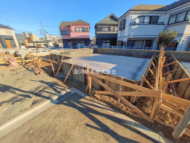 G00389939 神奈川県綾瀬市寺尾釜田１丁目 新築一戸建て 4180万円 土地面積100.23m² (約30.31坪) 建物面積103.29m² (約31.24坪) 間取り４ＬＤＫ 築年月2026年04月【外観13】