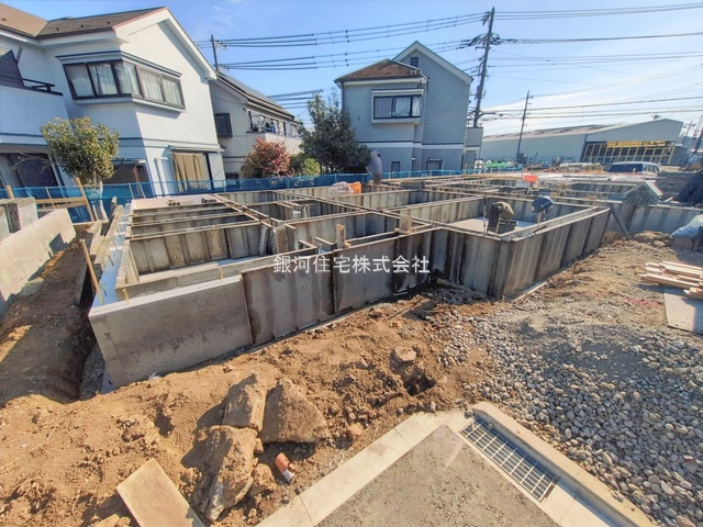 G00389940 神奈川県綾瀬市寺尾釜田１丁目 新築一戸建て 4180万円 土地面積100.23m² (約30.31坪) 建物面積103.50m² (約31.30坪) 間取り４ＬＤＫ 築年月2026年04月【外観10】