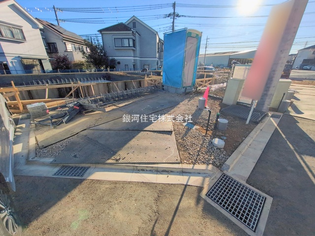 G00389940 神奈川県綾瀬市寺尾釜田１丁目 新築一戸建て 4180万円 土地面積100.23m² (約30.31坪) 建物面積103.50m² (約31.30坪) 間取り４ＬＤＫ 築年月2026年04月【外観16】