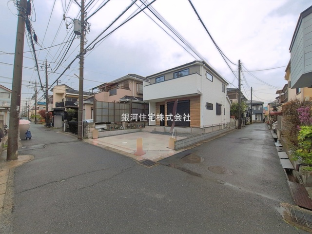 G00389950 千葉県松戸市西馬橋３丁目 新築一戸建て 5999万円 土地面積123.02m² (約37.21坪) 建物面積105.57m² (約31.93坪) 間取り４ＬＤＫ 築年月2026年04月【外観3】