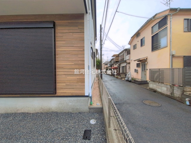 G00389950 千葉県松戸市西馬橋３丁目 新築一戸建て 5999万円 土地面積123.02m² (約37.21坪) 建物面積105.57m² (約31.93坪) 間取り４ＬＤＫ 築年月2026年04月【外観6】