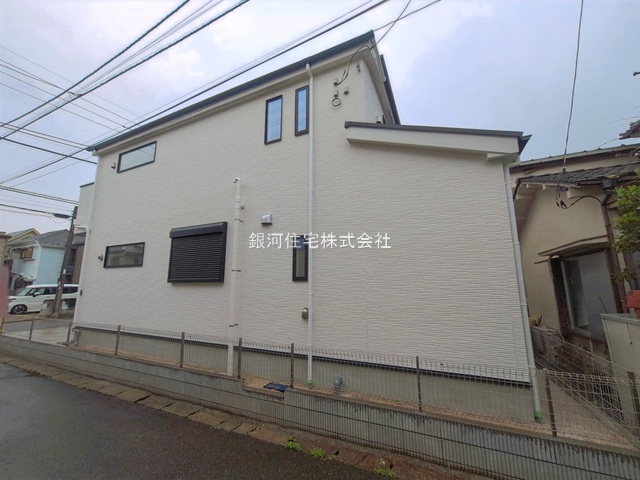 G00389950 千葉県松戸市西馬橋３丁目 新築一戸建て 5999万円 土地面積123.02m² (約37.21坪) 建物面積105.57m² (約31.93坪) 間取り４ＬＤＫ 築年月2026年04月【外観8】