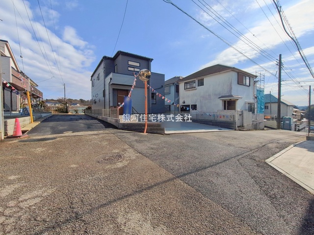 G00389954 千葉県船橋市大穴北４丁目 新築一戸建て 3190万円 土地面積163.03m² (約49.31坪) 建物面積104.27m² (約31.54坪) 間取り４ＬＤＫ 築年月2026年01月(築１年以内)【外観3】