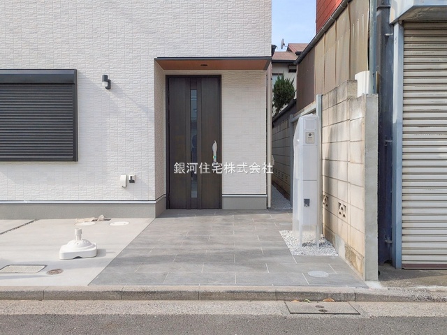 G00389956 東京都武蔵野市吉祥寺東町２丁目 新築一戸建て 8380万円 土地面積97.32m² (約29.43坪) 建物面積79.38m² (約24.01坪) 間取り３ＬＤＫ 築年月2026年02月(築１年以内)【外観5】