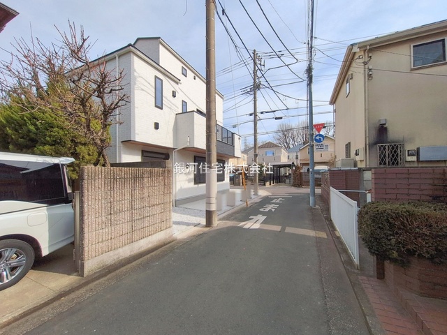 G00389956 東京都武蔵野市吉祥寺東町２丁目 新築一戸建て 8380万円 土地面積97.32m² (約29.43坪) 建物面積79.38m² (約24.01坪) 間取り３ＬＤＫ 築年月2026年02月(築１年以内)【外観11】