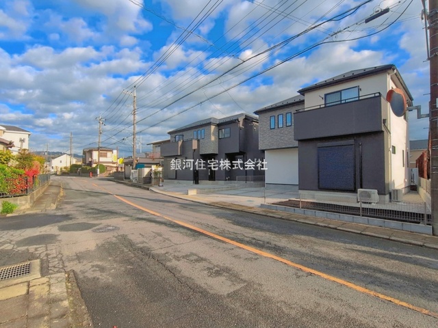G00389962 神奈川県相模原市緑区町屋３丁目 新築一戸建て 4180万円 土地面積139.53m² (約42.20坪) 建物面積101.84m² (約30.80坪) 間取り４ＬＤＫ 築年月2026年03月(築１年以内)【外観3】