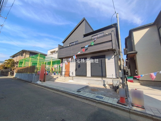 G00389970 千葉県船橋市松が丘３丁目 新築一戸建て 3090万円 土地面積98.63m² (約29.83坪) 建物面積98.54m² (約29.80坪) 間取り４ＬＤＫ 築年月2026年01月(築１年以内)【外観2】