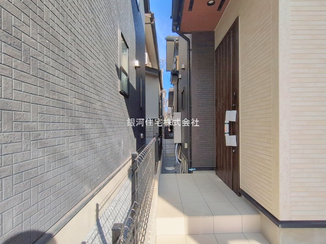G00389971 千葉県船橋市松が丘３丁目 新築一戸建て 3080万円 土地面積98.64m² (約29.83坪) 建物面積98.54m² (約29.80坪) 間取り４ＬＤＫ 築年月2026年01月(築１年以内)【外観5】