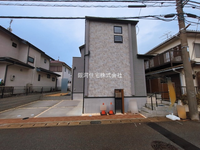 G00389972 千葉県千葉市花見川区作新台２丁目 新築一戸建て 4280万円 土地面積135.65m² (約41.03坪) 建物面積110.13m² (約33.31坪) 間取り４ＬＤＫ 築年月2026年02月(築１年以内)【外観7】