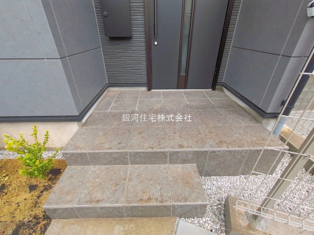 G00389974 神奈川県横浜市鶴見区北寺尾６丁目 新築一戸建て 6699万円 土地面積133.78m² (約40.46坪) 建物面積104.33m² (約31.55坪) 間取り４ＬＤＫ 築年月2026年03月(築１年以内)【外観12】