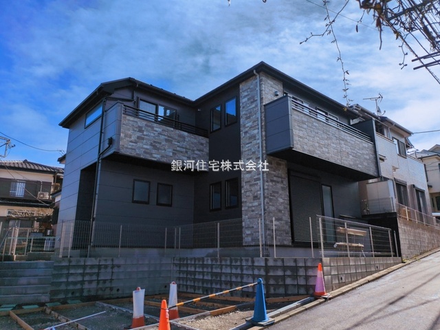 G00389974 神奈川県横浜市鶴見区北寺尾６丁目 新築一戸建て 6699万円 土地面積133.78m² (約40.46坪) 建物面積104.33m² (約31.55坪) 間取り４ＬＤＫ 築年月2026年03月(築１年以内)【外観14】