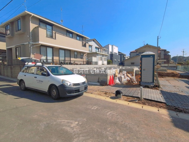 G00389980 千葉県松戸市小金原７丁目 新築一戸建て 4090万円 土地面積107.12m² (約32.40坪) 建物面積99.16m² (約29.99坪) 間取り４ＬＤＫ 築年月2026年06月【外観2】