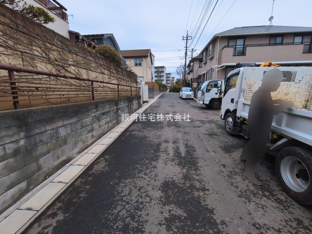 G00389980 千葉県松戸市小金原７丁目 新築一戸建て 4090万円 土地面積107.12m² (約32.40坪) 建物面積99.16m² (約29.99坪) 間取り４ＬＤＫ 築年月2026年06月【外観11】