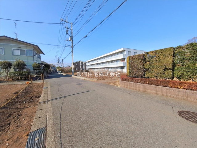 G00389991 神奈川県相模原市南区上鶴間１丁目 新築一戸建て 6280万円 土地面積108.56m² (約32.83坪) 建物面積98.12m² (約29.68坪) 間取り４ＬＤＫ 築年月2026年07月【外観11】